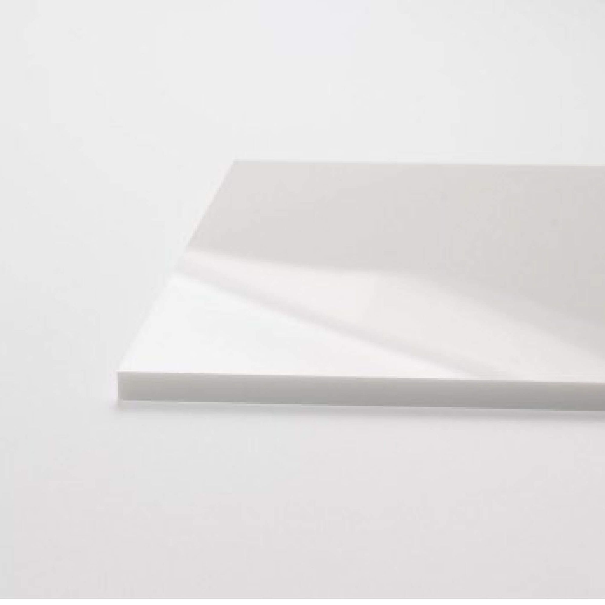 Hvit plexiglass
